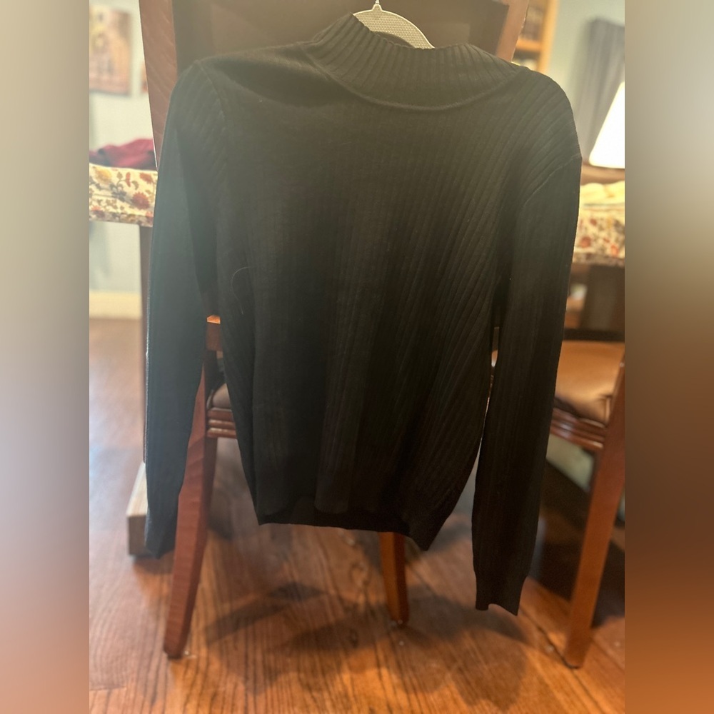 Meli NWT black mockneck sweater size Medium